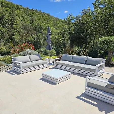 Les Trois J Villa *