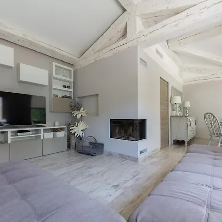 빌라 Les Trois J 그리모